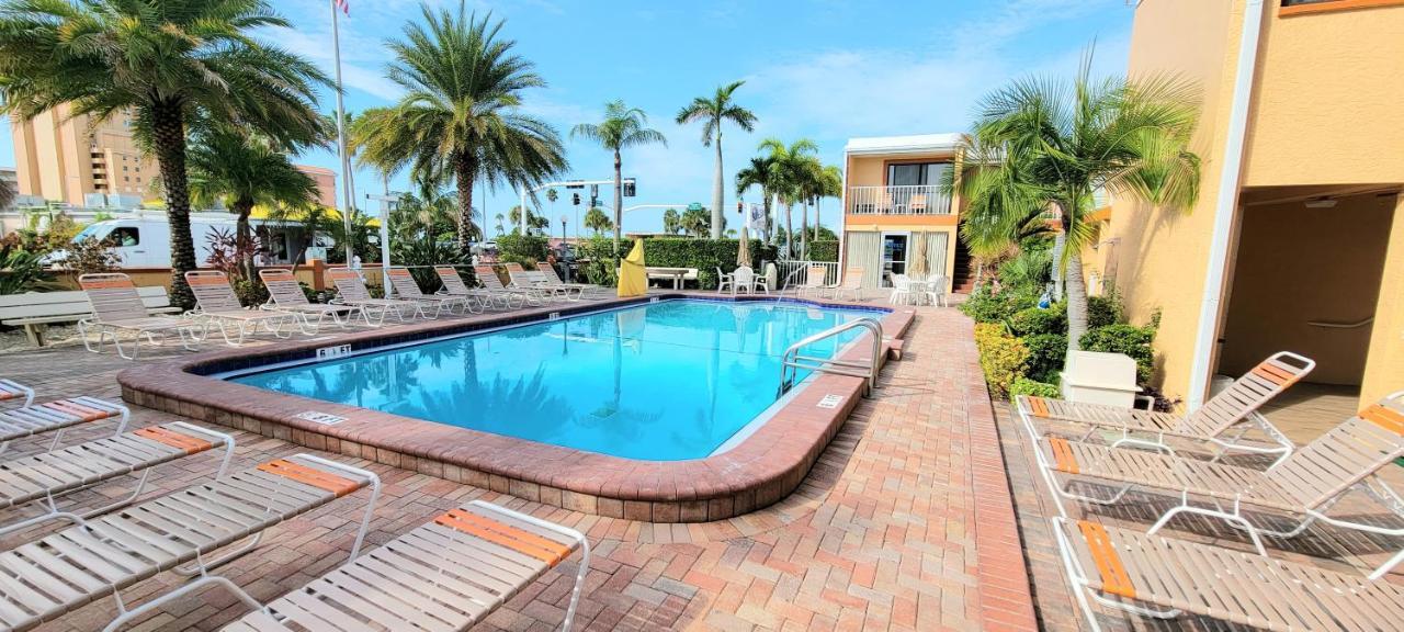 Satellite Motel St. Pete Beach Exteriör bild